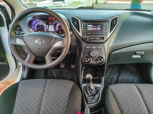 Imagem 9 de 12 de Hyundai Hb20 1.0 Comfort Plus 12v Flex 4p Manual