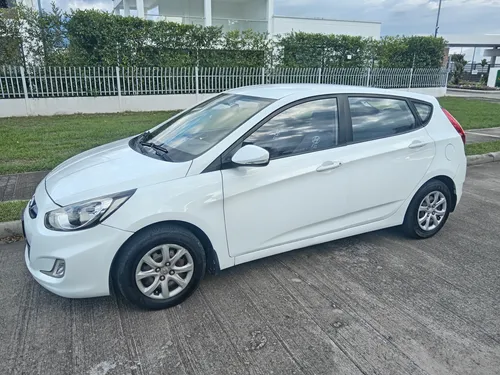 Hyundai Accent 1.6l 5 p