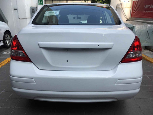 Imagen 5 de 15 de Nissan Tiida 2016 4p Sedán Sense L4/1.8 Man