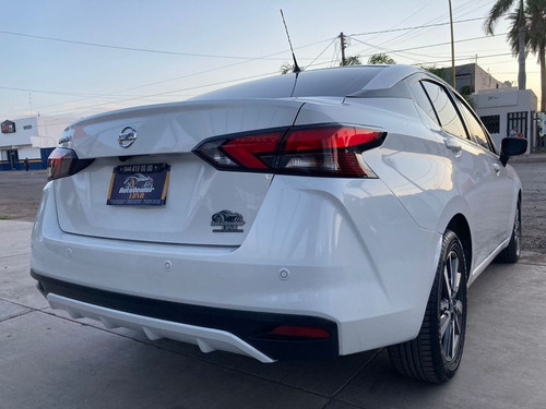 Imagen 6 de 15 de Nissan Versa Advance, 2020