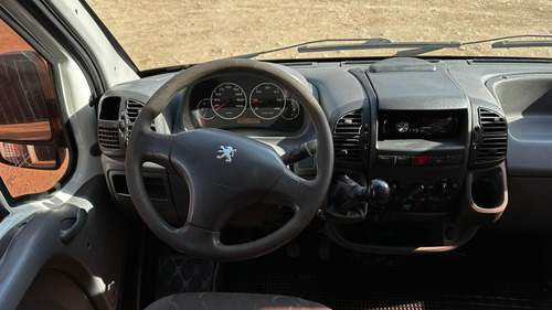 Peugeot Boxer 2.3 330m Confort Hdi Larga