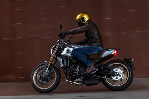 Imagen 7 de 17 de Cfmoto 700 Clx - Unico Moto Canning