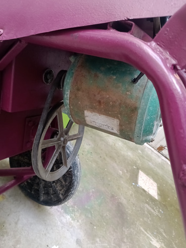 Andamio De Acero Y Trompo Para Hormigón