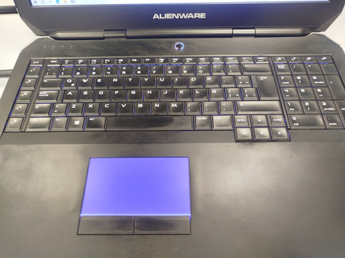 Alienware X17 R2, Sin Rendimiento De Batería Y Con Falla En Gris (Usado)