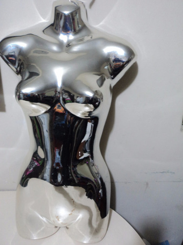 Imagen 3 de 3 de Maniquies Colgante De Fibra Hasta Muslo Plateado