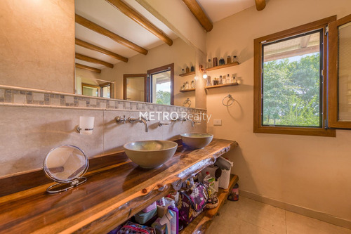 Casa En Venta Sobre Lote De 1 Hectarea En Loma Escondida, Open Door