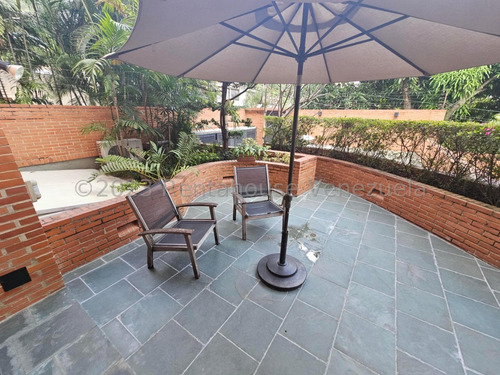 Ms: 25-1195 Se Vende Amplio Y Hermoso Apartamento En Planta Baja, En El Country Club. A=380m2, 3h, 5b, 3p.