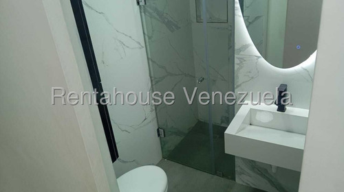 En Venta Apartamento En La Candelaria. Cod Flex: 25-17431