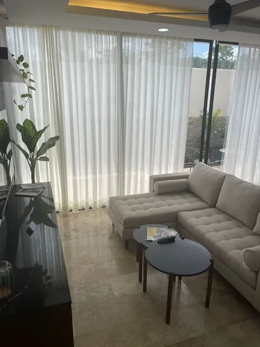 Casa De 3 Rec. En Privada Con Paneles Solares, Cerca De Altabrisa. Boreana