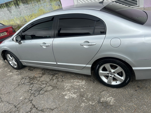 Honda Civic 1.8 Lxs Flex Aut. 4p