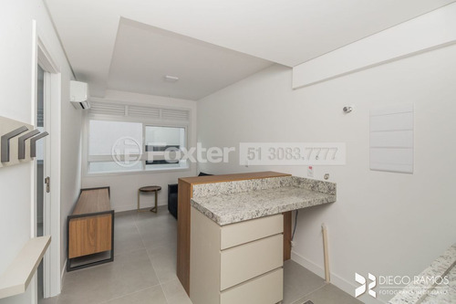Imagem 3 de 30 de Apartamento, 1 Dormitórios, 30.15 M², Centro Histórico - 194164