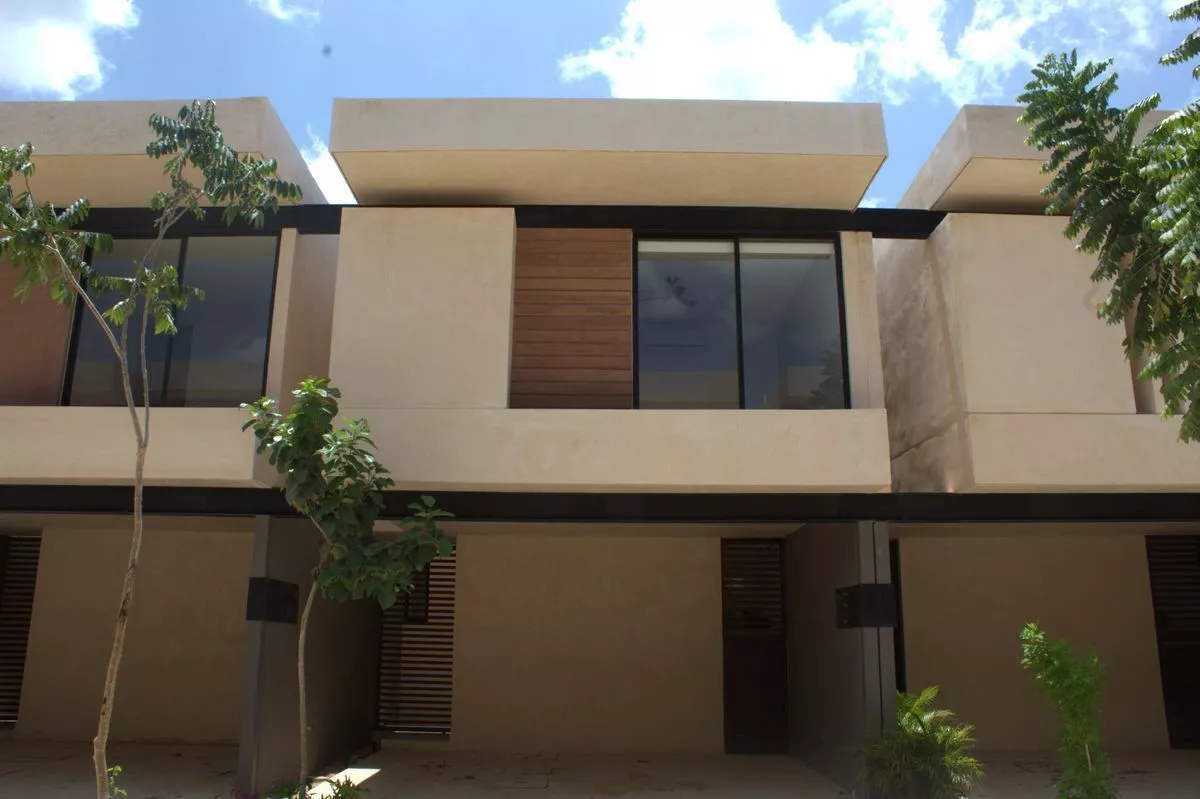 Casa Tipo Townhouse En Renta En Kobá En Temozón Norte