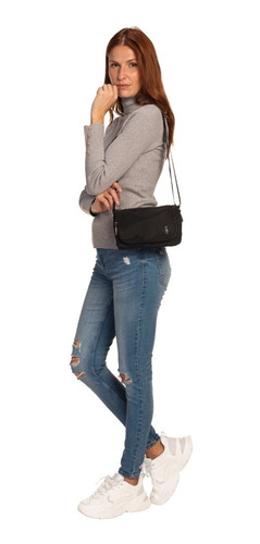 Imagen 4 de 6 de Crossbody Hpc Polo Con Logo De La Marcar
