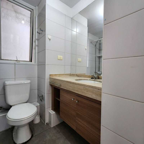 Arriendo Lindo Y Cómodo Depto En S. Centro (99589)
