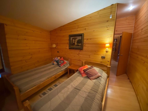 Imagen 11 de 17 de Dentro Del Centro De Pucon, Excelente Casa, 3 Dormitorios