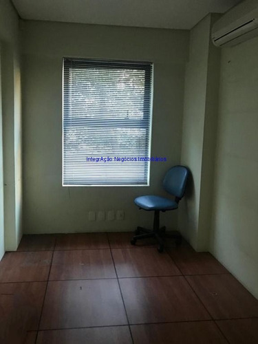 Imagem 15 de 23 de Prédio Comercial 900m², Térreo : 01 Recepção Com Balcão, 01 Lavabo, 01 Sala De Reunião, 01 Salão Amplo Com 02 Banheiros, 01 Sala Com Lavabo, - 21052700 - 69538621