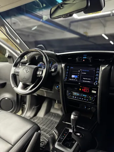 Toyota Fortuner 2.4 SRV At 7Ps