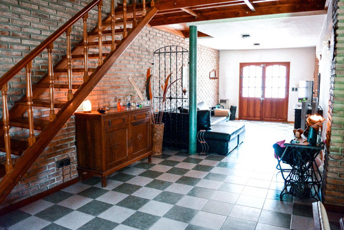 Casa En Granadero Baigorria