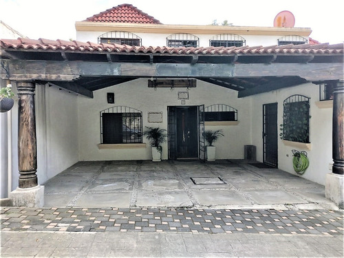 Imagen 1 de 30 de Vendo Hermosa Casa, Excelente Diseño Con Finos Acabados De Madera