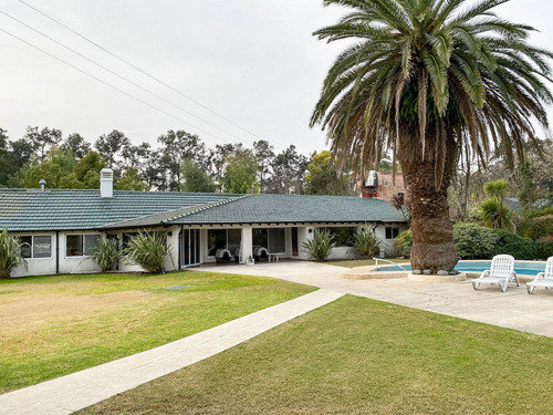 Hermosa Casa Quinta En Venta, En Chacras De Canning.
