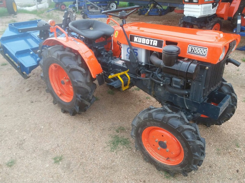 Tractor Kubota B 7000 D 4x4  Con Chirquera
