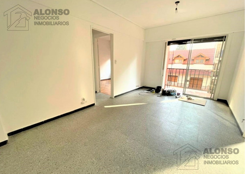 Imagen 7 de 18 de Departamento 2 Ambientes Con Balcon En Alquiler - Lanus O