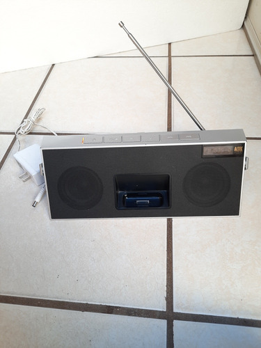 Bocina Portatil Altec Lansing Con Base 30 Pines Para iPod 