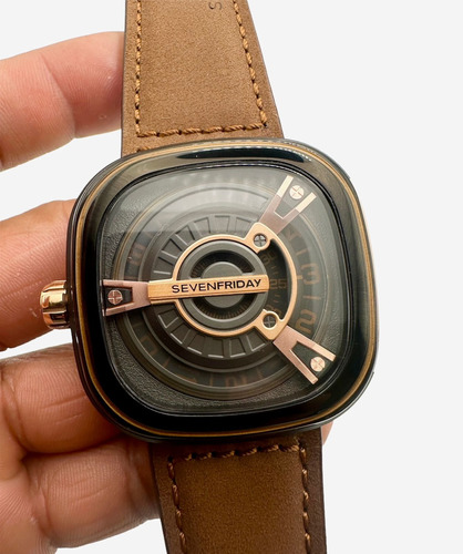 Reloj Premiun Seven Friday  Negro / Oro  / Piel  Automatico (Reacondicionado)