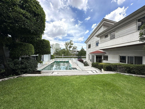 Casa En Venta Con Alberca En Bosques De Las Lomas