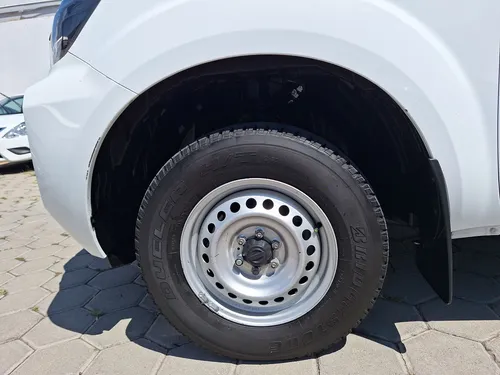 Nissan Frontier 2.5 Se Dc 4X2 Mt