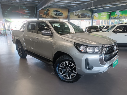 Toyota Hilux 2.8 D-4D TURBO DIESEL CD SRV 4X4 AUTOMÁTICO