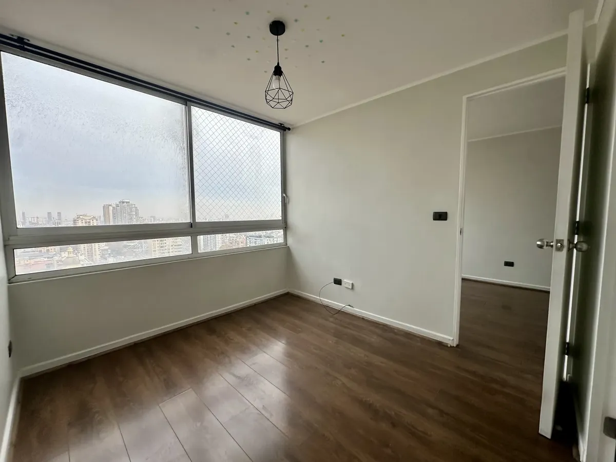 Imagen 5 de 15 de Departamento De Un Dormitorio Con Bodega. Metro Santa Ana