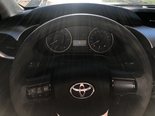 Imagen 9 de 10 de Toyota Hilux 4x4 Dc Sr 2.8 Tdi 6 Mt 2017 (int 7823)