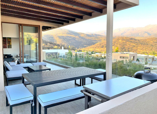 Imagen 10 de 26 de Venta Casa Increíble Vista Condominio Los Bravos