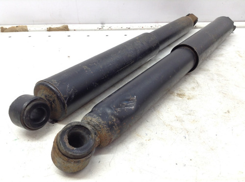 Par Amortiguadores Traseros Nissan Np300 Mod 16-20 (Usado)