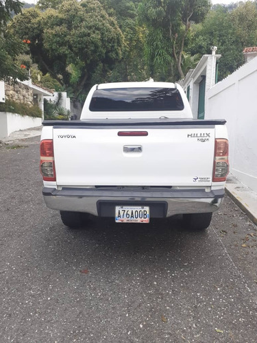 Toyota Hilux V6