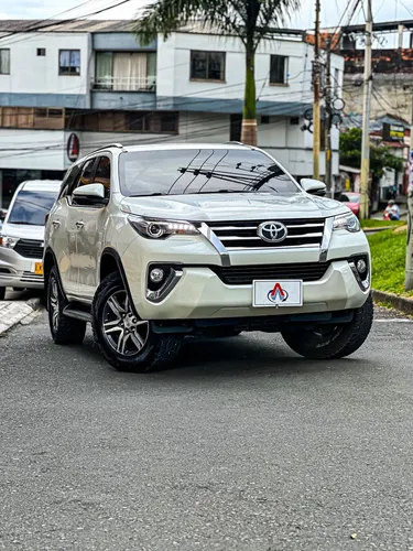 Toyota Fortuner 2.7l Mid