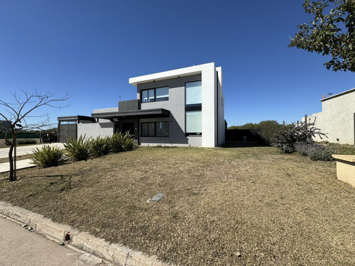 Se Vende Fabulosa Casa En Heredades/ 7 Soles. Cba