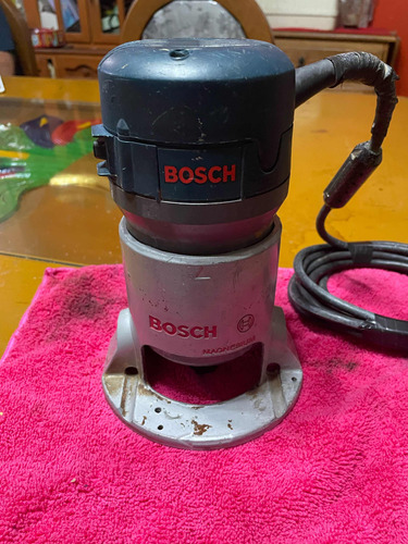 Router Bosch 1617