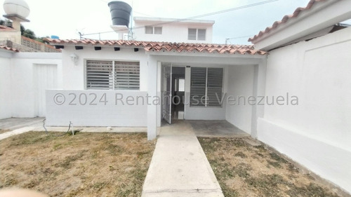 /*-· Yusmary Mendoza Vende Bonita Y Amplia Casa En La Morenera Cabudare 3 Habitaciones, 2 Baños 2 Niveles #24-23166 /*-y/m $$