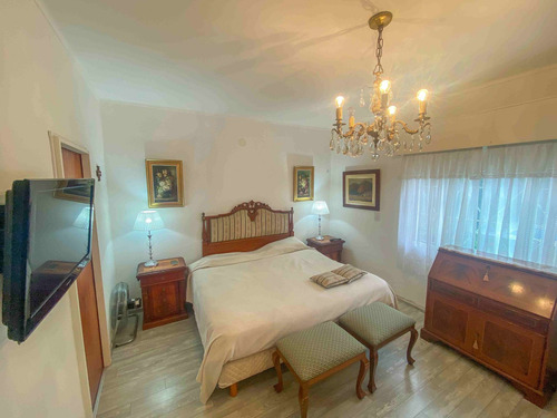 Imagen 9 de 25 de Venta Casa Caseros Centro 5 Amb Pileta 2 Cocheras