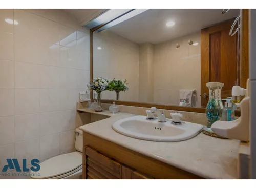 Apartamento En Sector De Laureles(mls#245497)