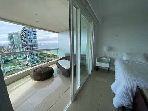 Imagen 15 de 28 de Venta - Apartamento 2 Dormitorios + Servicio Completo, Parada 18 De La Mansa, Punta Del Este.