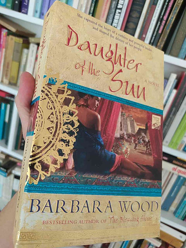 Daughter Of The Sun  Barbara Wood  En Ingles St Martin Griff