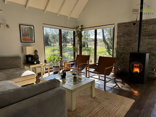 Casa En Venta De 5 Dorm. Parque Ivian En Puerto Varas