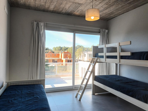 Casa En Venta Costa Esmeralda, Barrio Marítimo I.