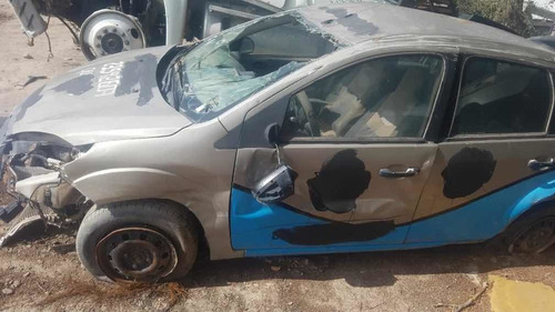 Ford Fiesta Desarmó Por Partes