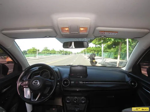 Mazda 2 1.5 Touring Sedan