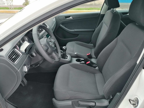 Imagen 9 de 15 de Volkswagen Jetta 2013 2.5 Style 5vel Mt