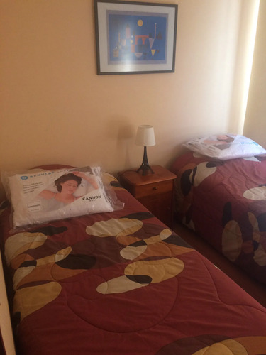 Departamento De 2 Dormitorios, 2 Baños. Con Estacionamiento.